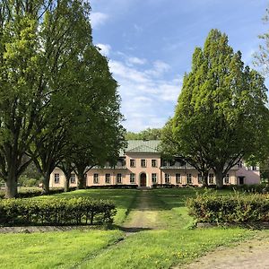 Dworek Bielin Otel Exterior photo