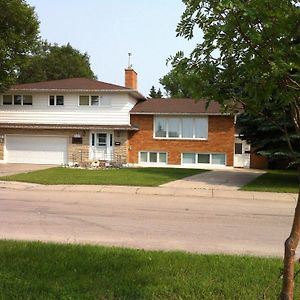 College Park Bed & Breakfast Bed & Breakfast Saskatoon Exterior photo