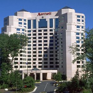 Falls Church Marriott Fairview Park Otel Exterior photo