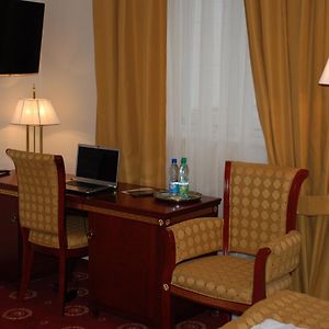 Hotel Holiday Park Varşova Room photo