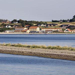 Hvalpsund Faergekro Otel Exterior photo