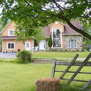 Gite L'Antre D'Eux Bed & Breakfast Sherbrooke Exterior photo