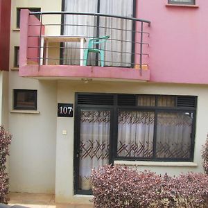 Kensington Luxury Heights H107 Daire Kampala Exterior photo