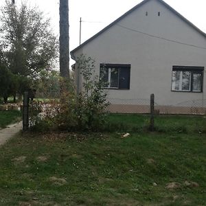 Monika Apartman Daire Kaposvár Exterior photo