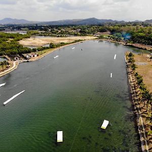 Lago De Oro Otel Batangas Exterior photo