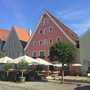 Hotel-Gasthof Blaue Traube E.K. Berching Exterior photo