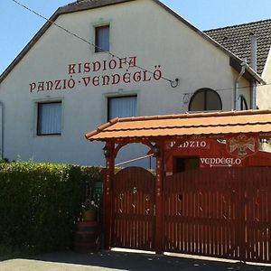Kisdiofa Panzio Es Vendeglo Bed & Breakfast Vajdácska Exterior photo