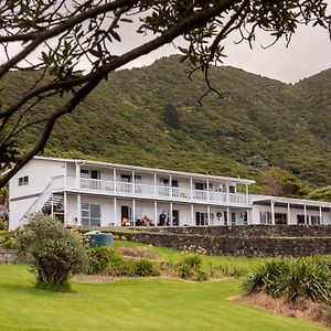 Lottin Point Motel Cape Runaway Exterior photo