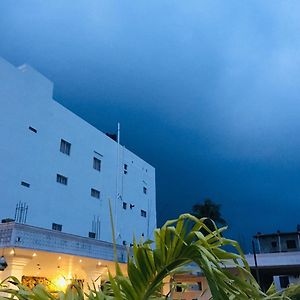 Hotel Lovusiyah Jaffna Exterior photo