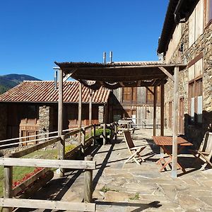 El Serrat Turisme Rural Konuk evi Planoles Exterior photo