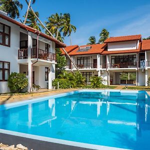 Green Parrot Beach Resort Tangalle Exterior photo