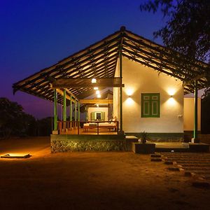 Nil Sisila Beach Resort Yala Exterior photo