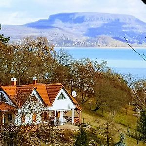 Ezüsthíd Apartman Otel Balatongyörök Exterior photo