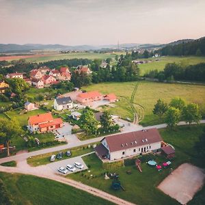 Penzion Na Podlesi Ve Zlate Korune Otel Zlatá Koruna Exterior photo