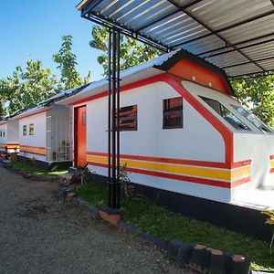 Reddoorz Near Banyuwangi Kota Train Station Otel Exterior photo