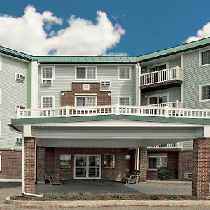 Baymont By Wyndham Essex Burlington Area Otel Exterior photo