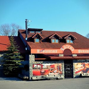 Restaurace A Penzion Lutena Otel Dolni Lutyne Exterior photo