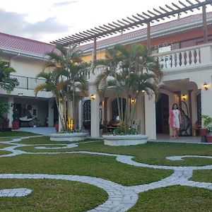 Casa Familya Otel Batac Exterior photo