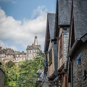 Hotel Particulier Le Mercier De Montigny -Une Nuit Sur Les Remparts- Fougères Exterior photo