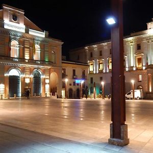 Alloggio In Centro Citta Con Parcheggio Privato E Wifi Otel Potenza Exterior photo