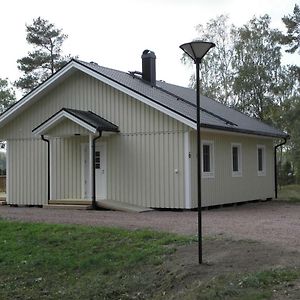 Soederoe Stugby Villa Finstrom Exterior photo