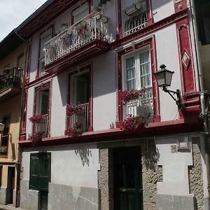 La Casa Roja De Saioa Daire Lekeitio Exterior photo