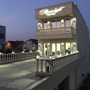 Moonlight Hotel Kişinev Exterior photo