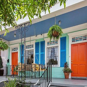 Modern Victorian House With Relaxing Courtyard Villa New Orleans Exterior photo