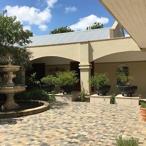 The Courtyard At La Loggia Daire Nottingham Road Exterior photo