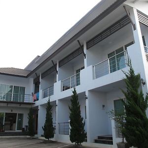 Nantathong Place Otel Chiang Rai Exterior photo