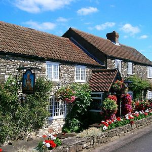 The Carpenters Arms Otel Pensford Exterior photo