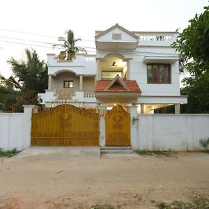 Oyo 11699 Home Compact 2Bhk Near Boat House Pondicherry Exterior photo