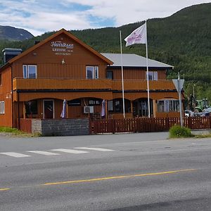 Henriksen Gjestestue Otel Sørkjosen Exterior photo