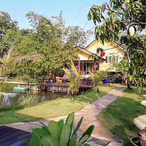 Llamados Fishing Lake Otel San Kamphaeng Exterior photo