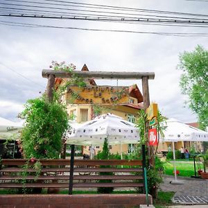 La Padure Pensiune-Restaurant Otel Novaci-Străini Exterior photo