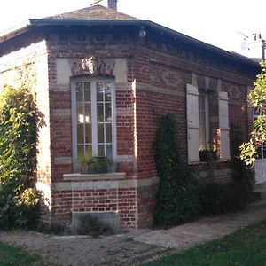 Le Jardin Des Ecureuils Otel Demuin Exterior photo