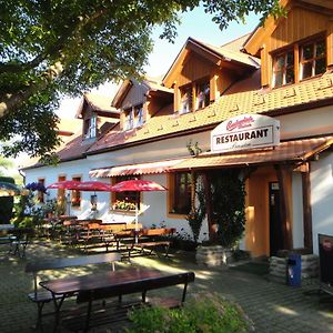 Pension & Restaurant U Konske Drahy Holkov Otel Velešín Exterior photo