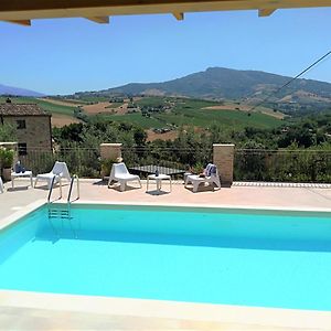 Agriturismo Il Vecchio Acero Daire Montalto delle Marche Exterior photo