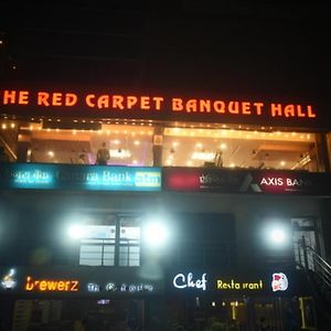 Red Carpet Otel Gorakhpur Exterior photo