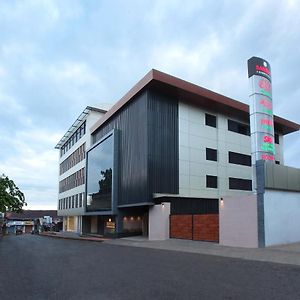 Hotel Samrat Tullipurmbu Exterior photo