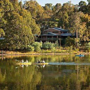 Evedon Lakeside Retreat Otel Burekup Exterior photo