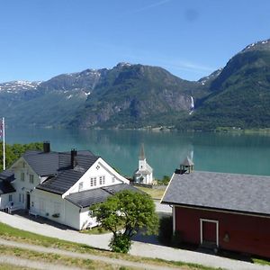 Nes Gard Otel Høyheimsvik Exterior photo