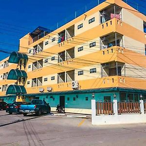 Tree House Chachoengsao Otel Exterior photo