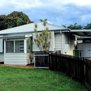 2 Bedroom Cottage Townsville Exterior photo