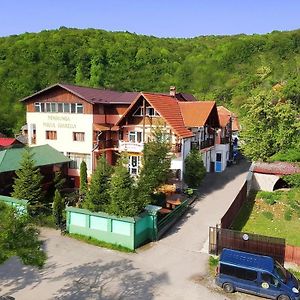 Pensiunea Agroturistica Piscul Soarelui Otel Campulung Exterior photo