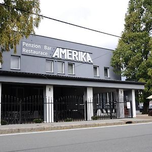 Restaurace A Hotel Amerika Havířov Exterior photo