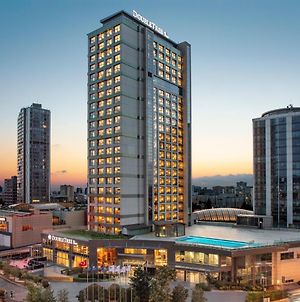 DoubleTree by Hilton Istanbul Atasehir Hotel&Conference Centre Exterior photo